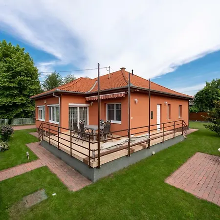 Villa Boglár *